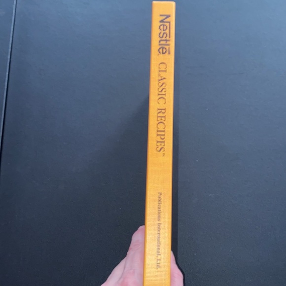 BRAND NEW Nestle Classic Recipes Hardcover Cookbook - Picture 4 of 4